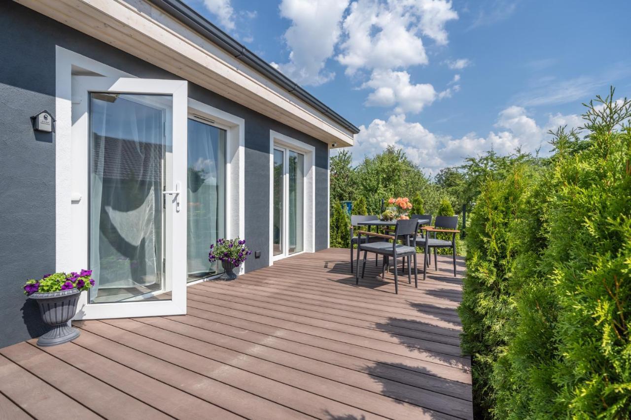 Family Garden House With Free Private Parking & Playground Villa Rīga Exterior foto