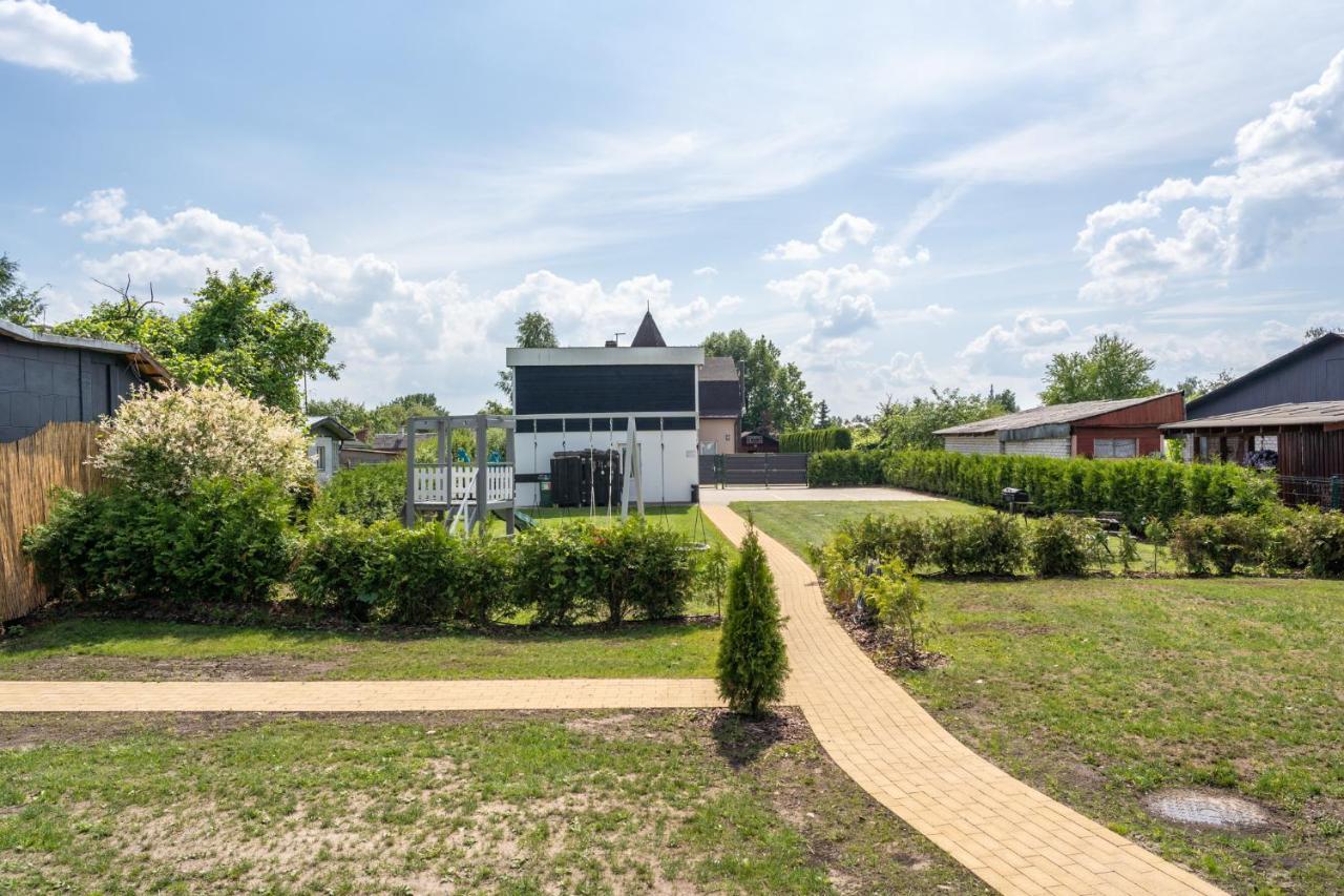 Family Garden House With Free Private Parking & Playground Villa Rīga Exterior foto